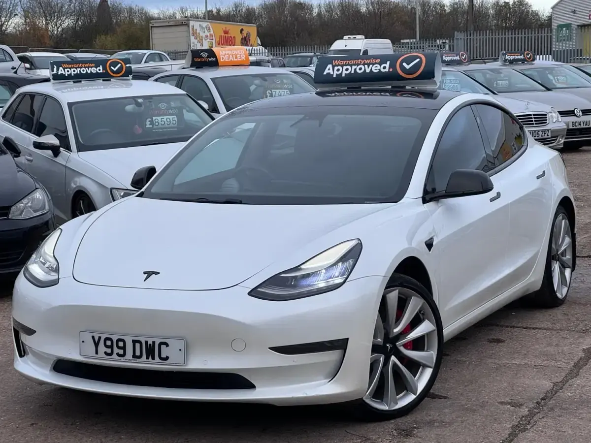 Begagnad Tesla Model 3 Performance 461 kW (627 HK) 2019 Vit Sedan
