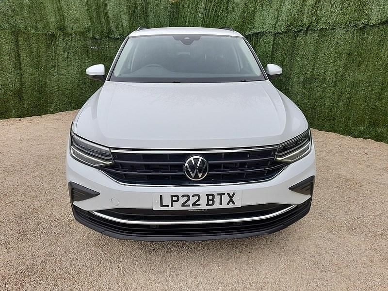 Usado VW Tiguan Life 150 HP (110 kW) 2022 Branco SUV