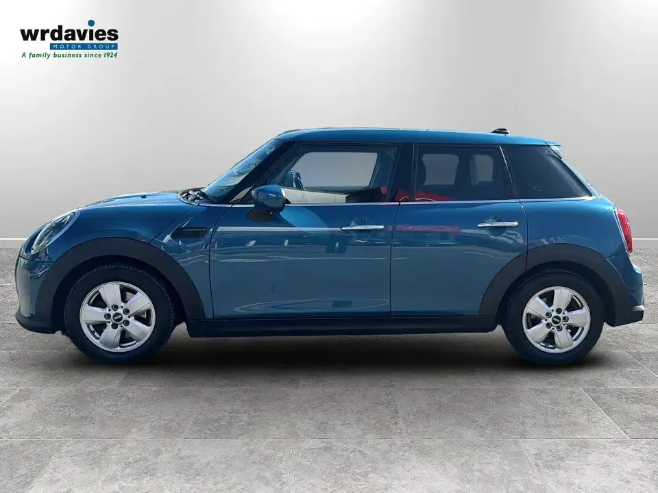 Used Mini Cooper Classic 134 HP (98 kW) 2021 Blue Hatchback