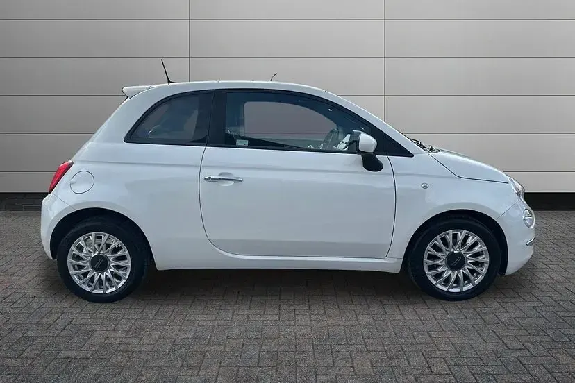 Used Fiat 500 Lounge 70 HP (51 kW) 2020 Bossa nova white Hatchback