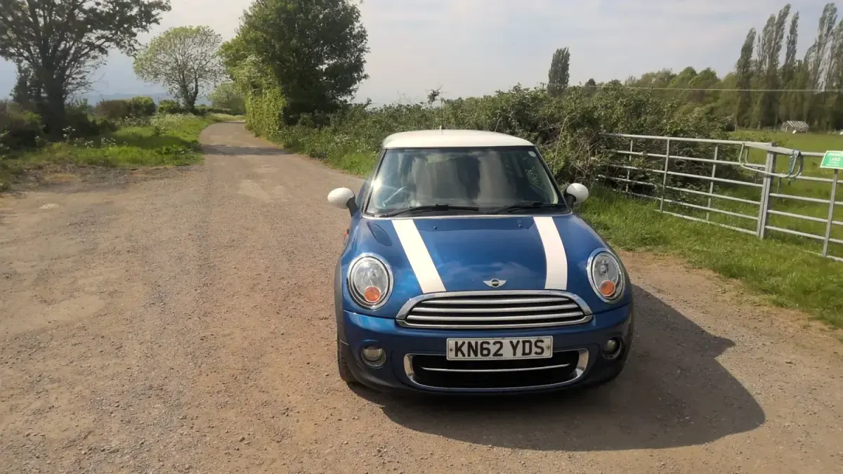 Begagnad Mini Cooper D Hatch 2012 Blå Halvkombi