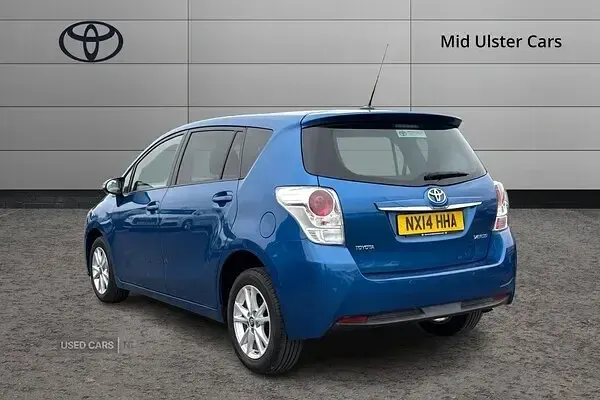 Used Toyota Verso 112 HP (82 kW) 2014 Blue MPV