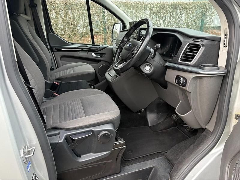 Used Ford Tourneo Titanium 130 HP (95 kW) 2020 Silver MPV