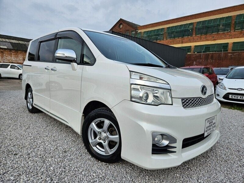 White Used 2013 Toyota Voxy MPV | £9,995 (A bit pricey) - Image 1/4
