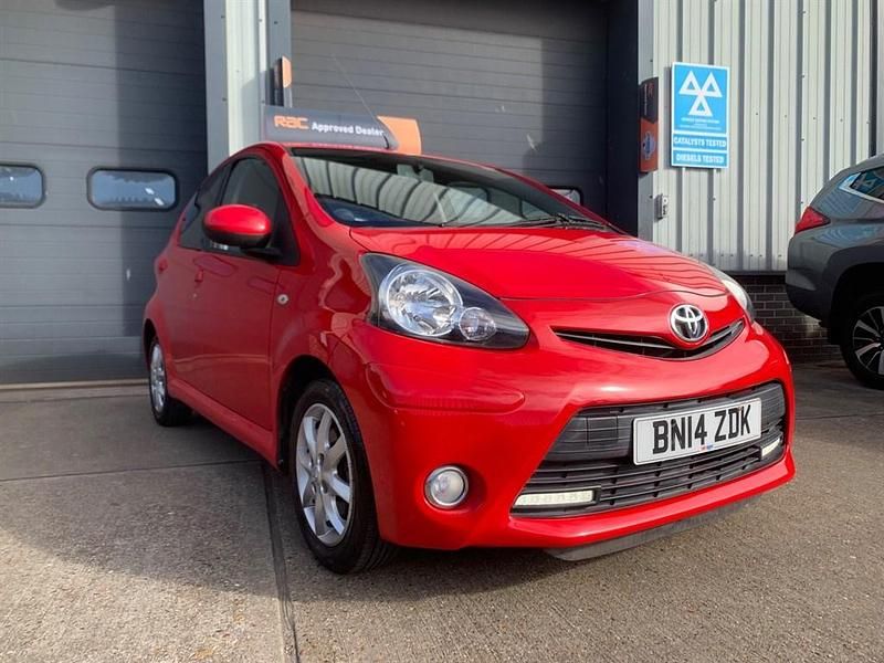 Usado Toyota Aygo 2014 Vermelho Citadino