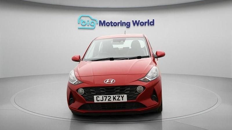 Used Hyundai i10 SE 67 HP (49 kW) 2023 Red Hatchback