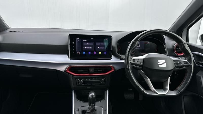 Used Seat Arona FR 150 HP (110 kW) 2024 White SUV