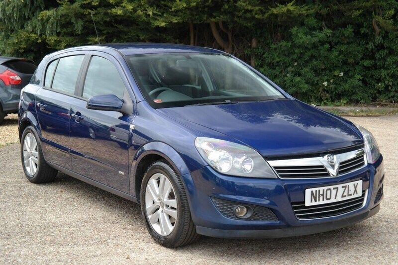 Blue Used 2007 Vauxhall Astra Hatchback | £1,995 (Fair price) - Image 1/4