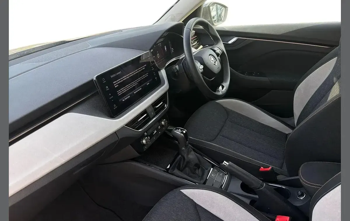 Used Skoda Kamiq SE L 115 HP (84 kW) 2024 Graphite grey metallic SUV