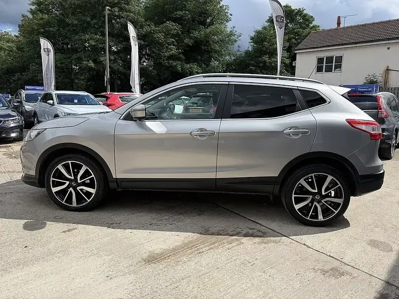 Used Nissan Qashqai Tekna 2016 Silver SUV