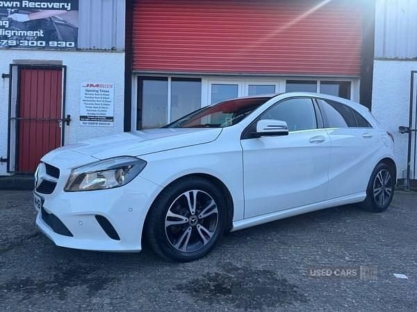 Used Mercedes A180 Executive 109 HP (80 kW) 2017 White Hatchback