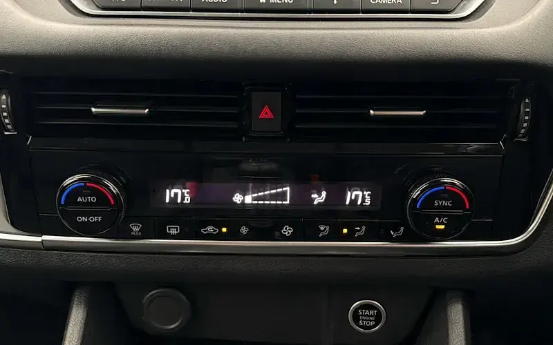 Used Nissan Qashqai Acenta Premium 140 HP (102 kW) 2023 Grey SUV