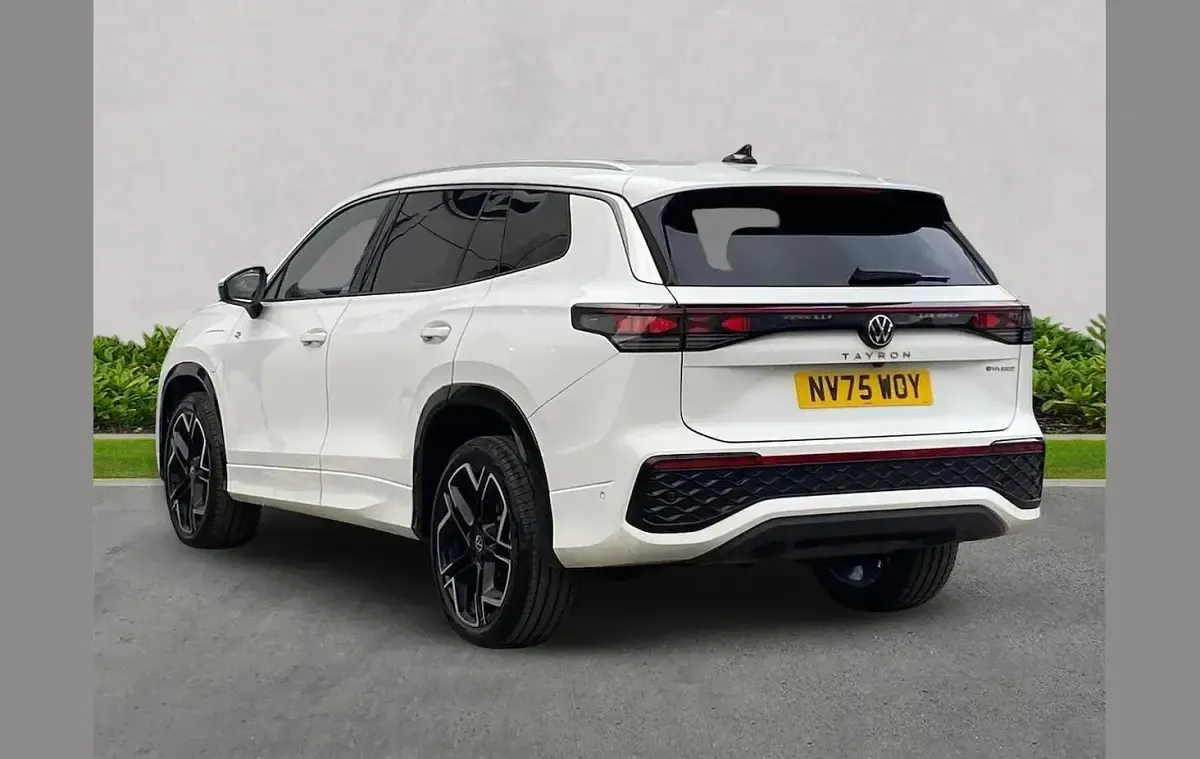 Used VW Tayron R-line 272 HP (200 kW) 2026 White SUV