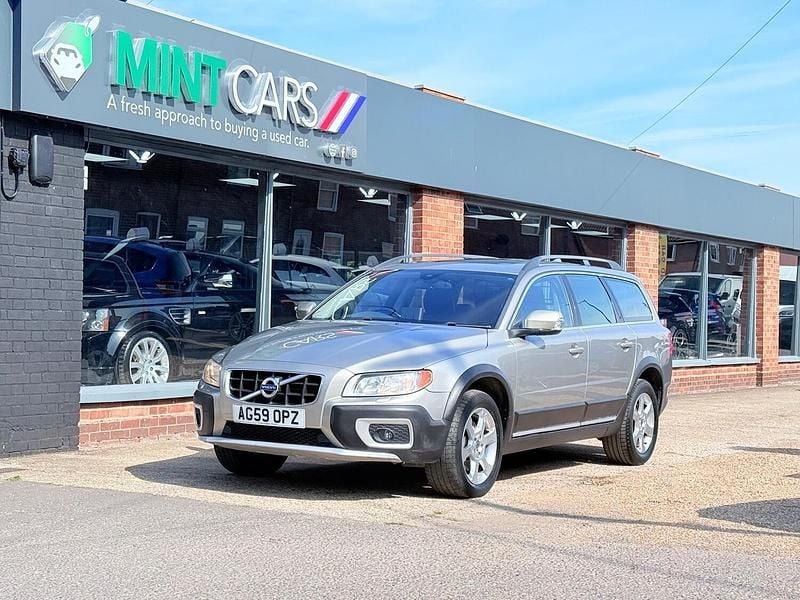 Gold Used 2010 Volvo XC70 SE SUV | £8,495 (Fair price) - Image 1/4