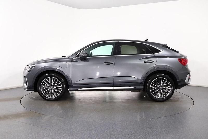 Begagnad Audi Q3 S-Line 2023 Grå SUV