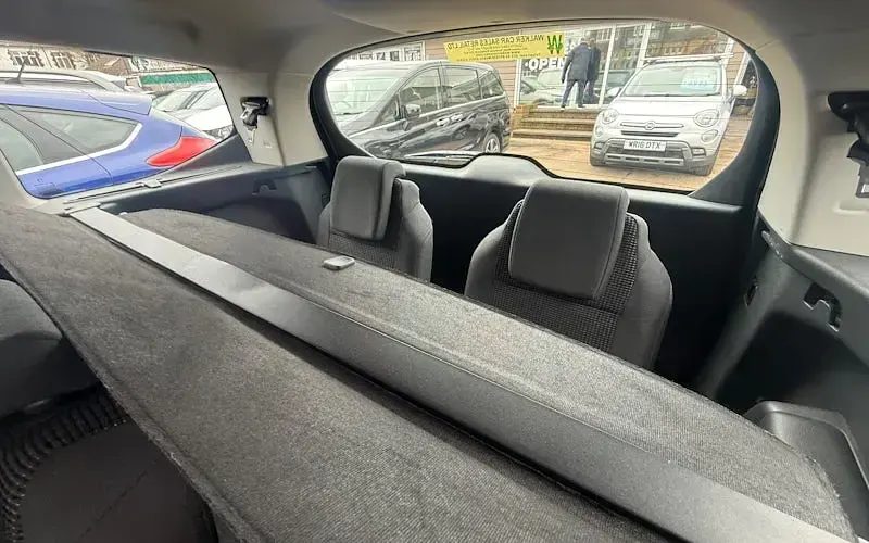 Used Peugeot 5008 Active 120 HP (88 kW) 2016 Silver MPV