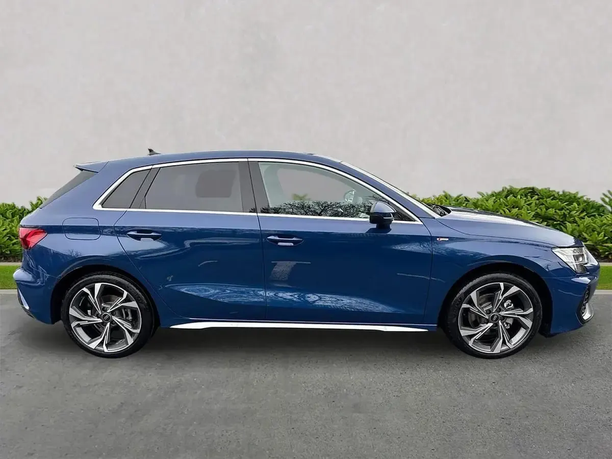 Used Audi A3 Sportback S-Line 150 HP (110 kW) 2025 Blue Hatchback