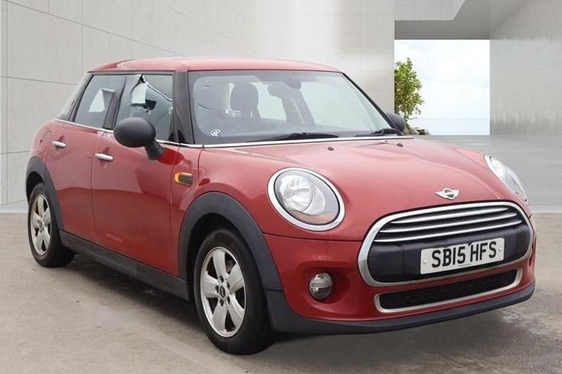 Used Mini ONE Hatch 102 HP (75 kW) 2015 Red Hatchback