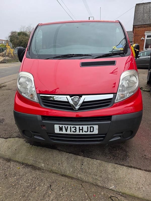 Used Vauxhall Vivaro 90 HP (66 kW) 2013 Red MPV