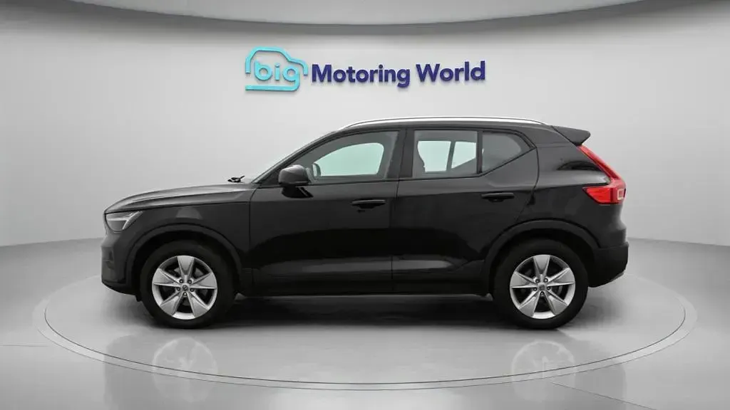 Used Volvo XC40 Core 163 HP (119 kW) 2022 Black SUV