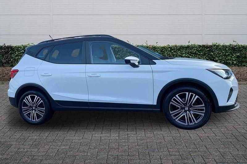 Used Seat Arona SE 2023 White SUV