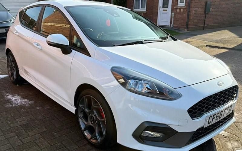 Used Ford Fiesta Performance Edition 200 HP (147 kW) 2019 White Hatchback