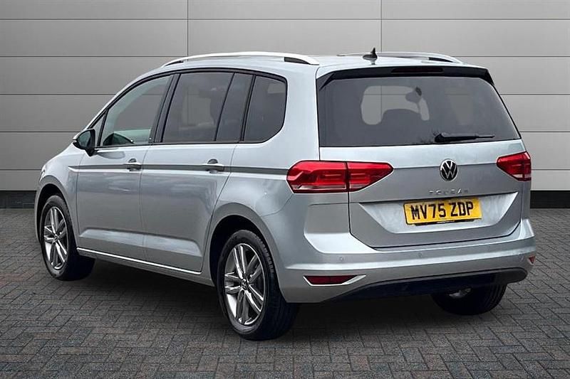 Used VW Touran Match 150 HP (110 kW) 2025 Silver MPV