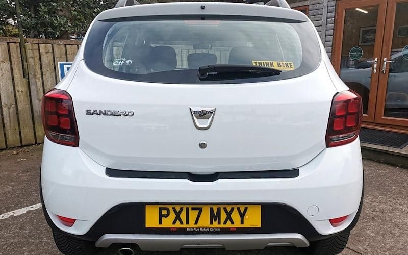 Used Dacia Sandero Ambiance 90 HP (66 kW) 2017 White Hatchback
