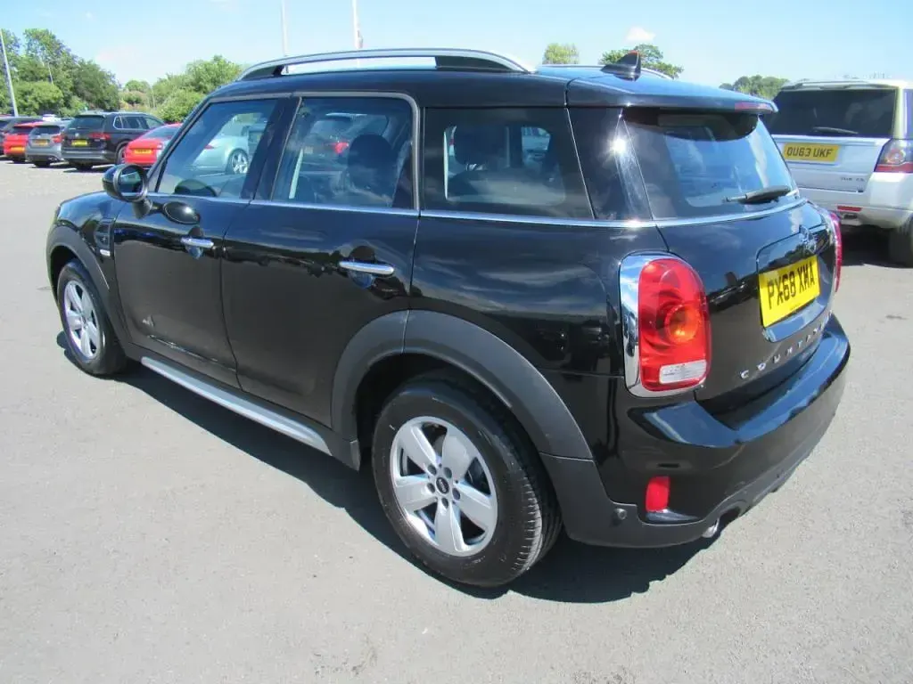 Used Mini Cooper D 150 HP (110 kW) 2018 Black Hatchback