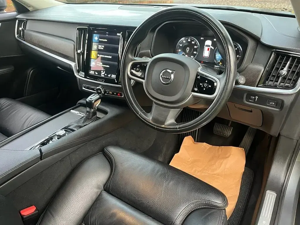 Used Volvo V90 CC Plus 190 HP (139 kW) 2020 Grey Estate