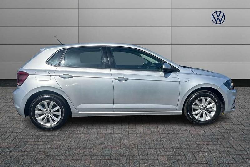 Used VW Polo SE 65 HP (47 kW) 2018 Silver Hatchback