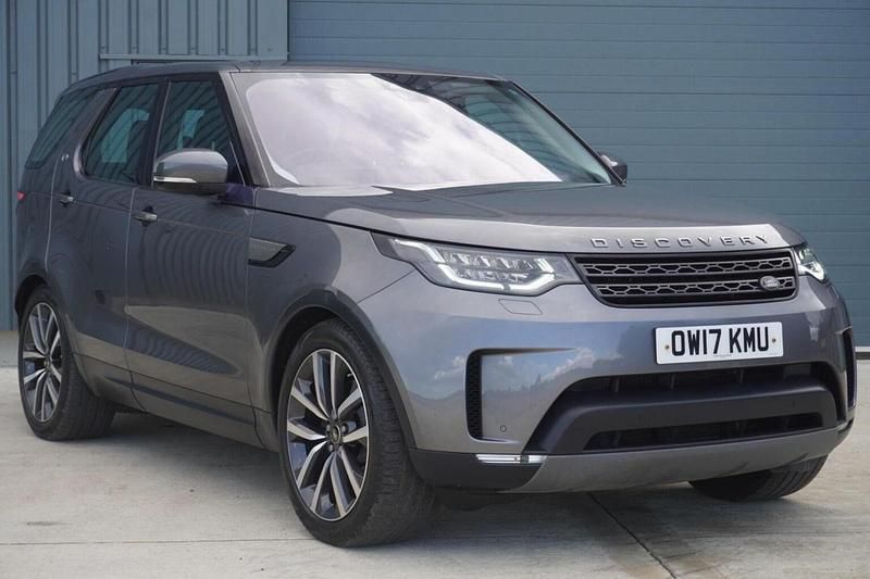 Grey Used 2017 Land Rover Discovery 5 SE SUV | £20,495 (Super price) - Image 1/4