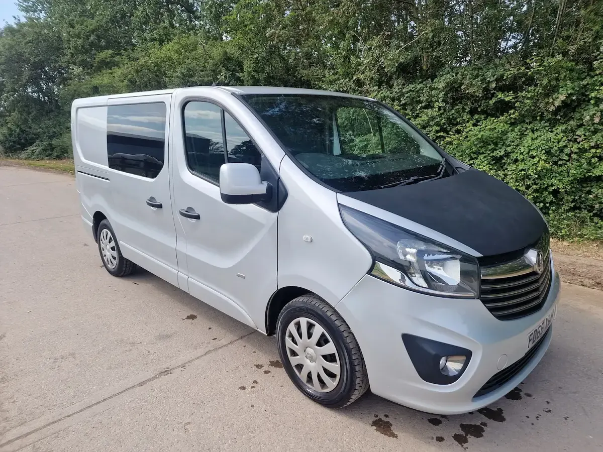 Used Vauxhall Vivaro Sportive 125 HP (91 kW) 2016 Silver