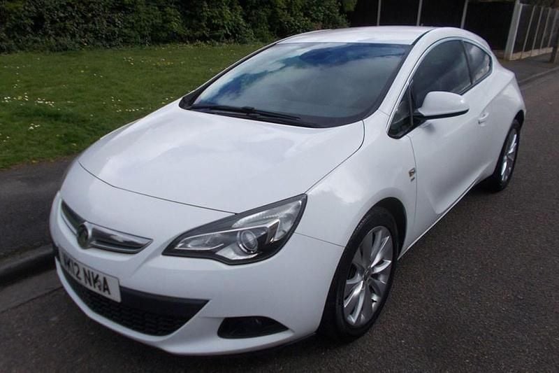 Used Vauxhall Astra GTC SRi 180 HP (132 kW) 2012 Coupe