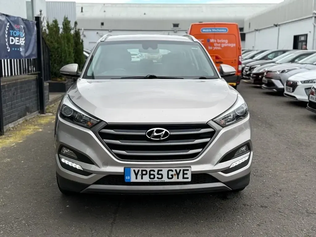 Used Hyundai Tucson SE 132 HP (97 kW) 2015 Beige SUV