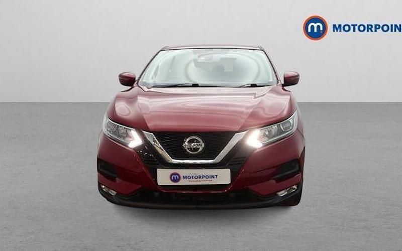 Used Nissan Qashqai Acenta Premium 140 HP (102 kW) 2019 Red SUV