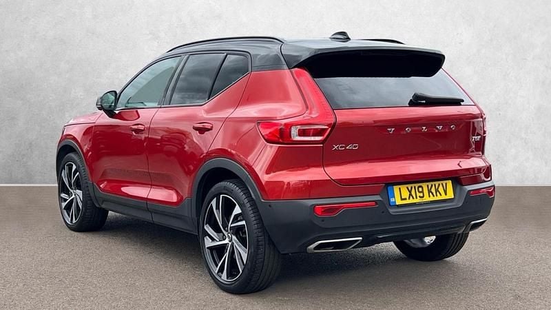 Usado Volvo XC40 247 HP (181 kW) 2019 Vermelho SUV