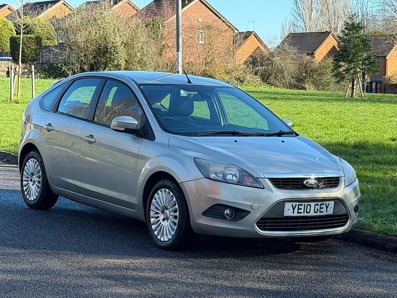 Used Ford Focus Titanium 123 HP (90 kW) 2010 Silver Hatchback