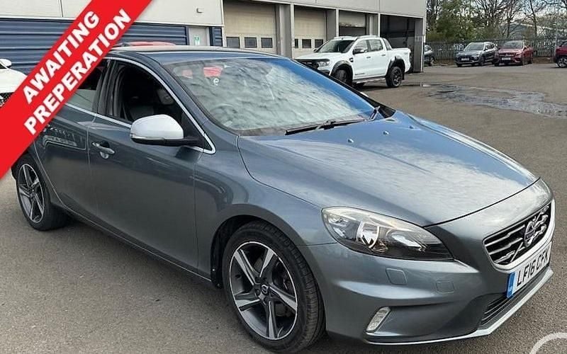 Used Volvo V40 R-Design 122 HP (89 kW) 2019 Hatchback