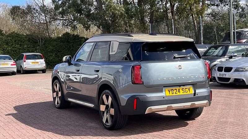 Used Mini Countryman 215 HP (158 kW) 2024 Green SUV