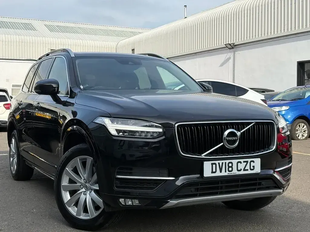 Used Volvo XC90 Momentum 235 HP (172 kW) 2018 SUV