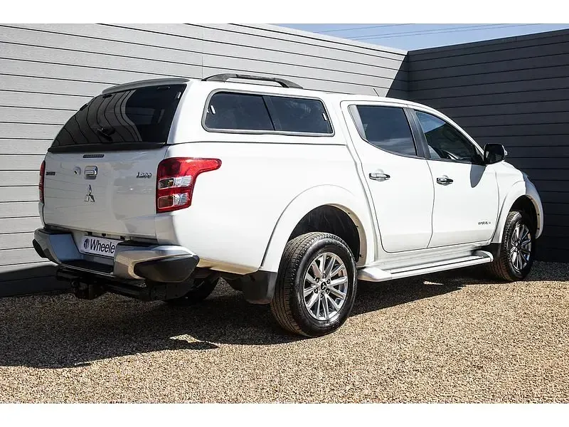 Used Mitsubishi L200 Warrior 181 HP (133 kW) 2018 White Pickup