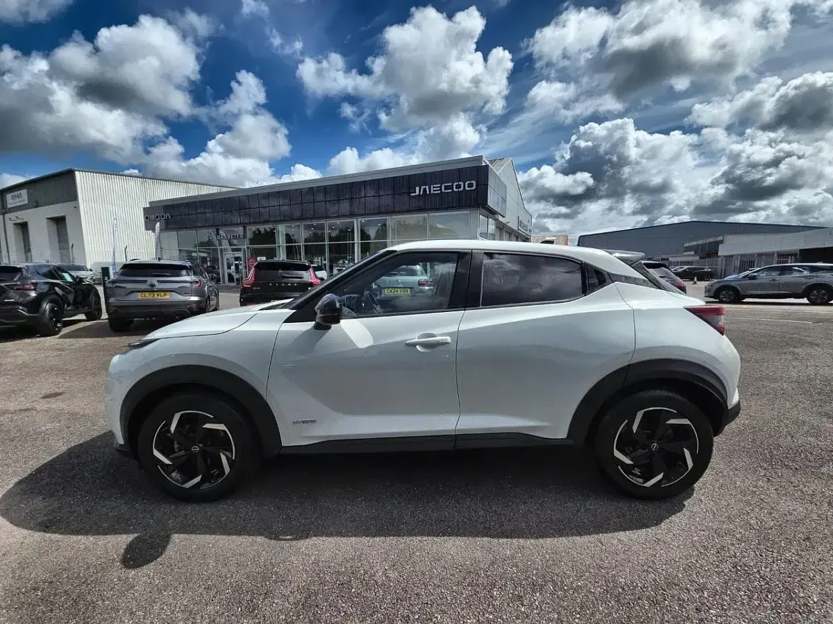 Used Nissan Juke N-Connecta 141 HP (103 kW) 2023 White SUV