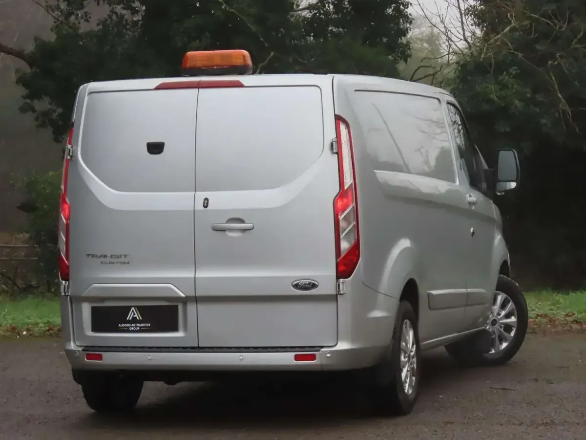 Used Ford Transit Custom Limited 130 HP (95 kW) 2023 Silver Van