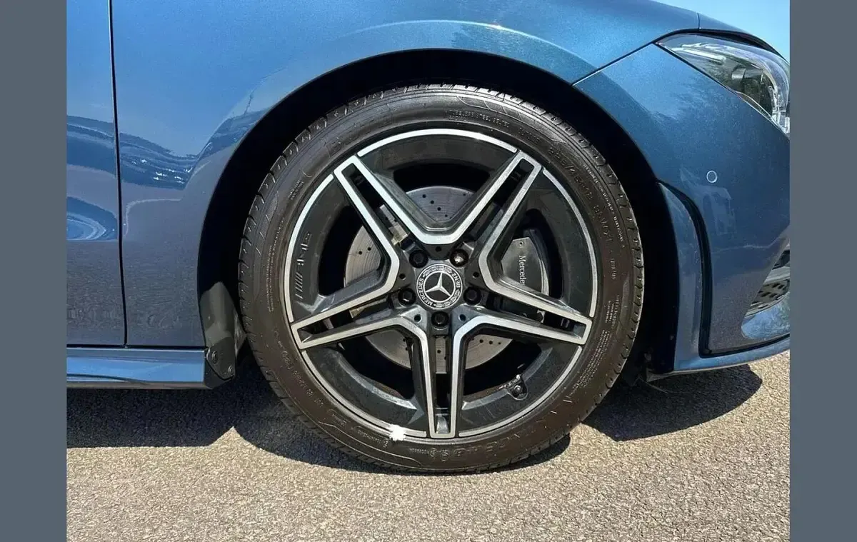 Used Mercedes CLA200 Executive 163 HP (119 kW) 2023 Blue Estate