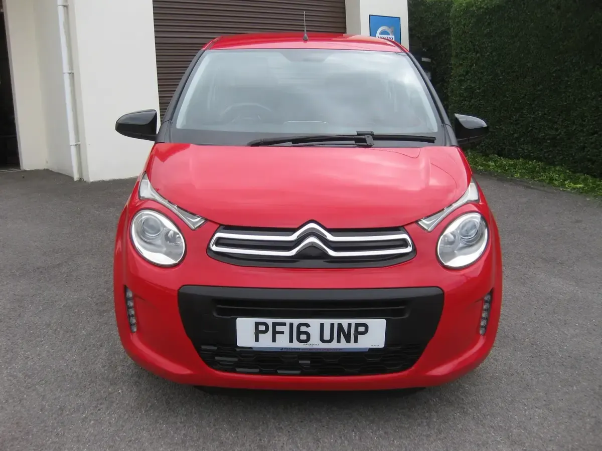 Used Citroën C1 Feel 68 HP (50 kW) 2016 Red Hatchback