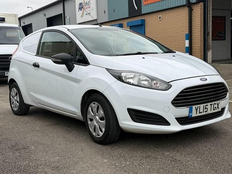 Used Ford Fiesta 2015 White Van
