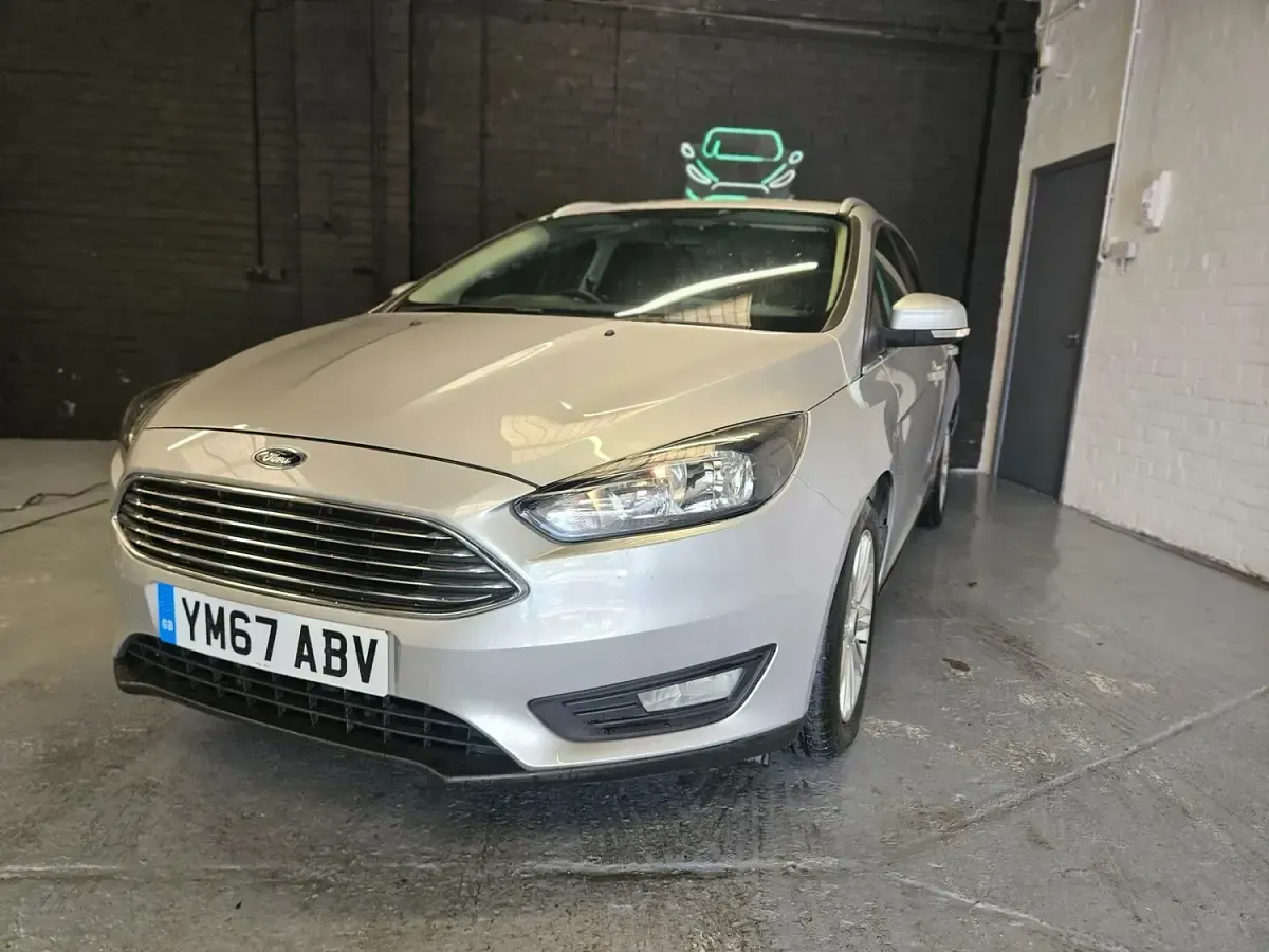 Used Ford Focus Zetec 120 HP (88 kW) 2018 Silver Estate