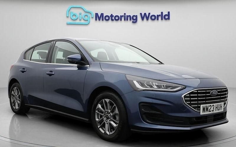 Used Ford Focus Titanium 125 HP (91 kW) 2023 Blue Hatchback