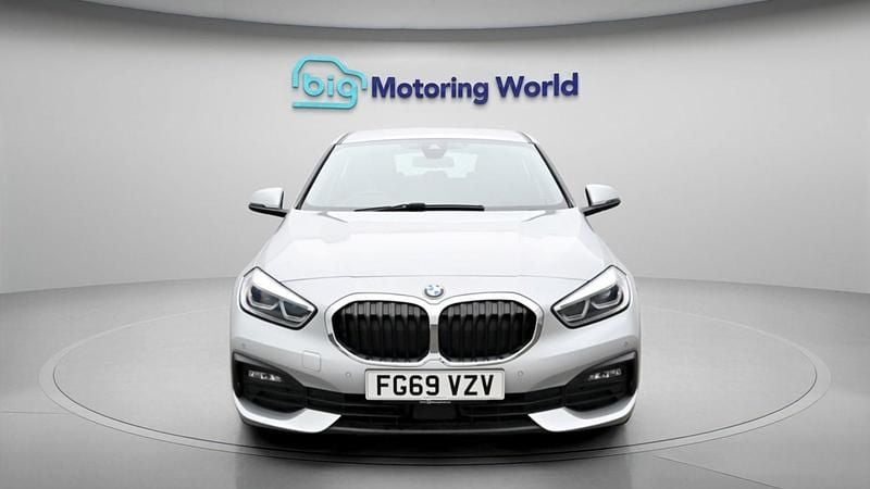 Used BMW 116 114 HP (83 kW) 2019 Silver Hatchback